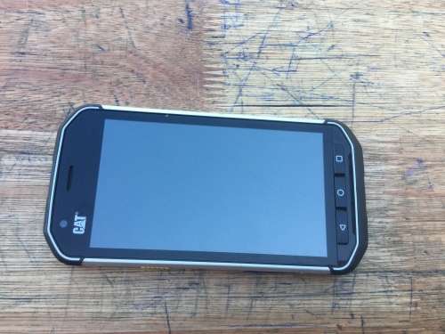 Cat s40 in excellent condition