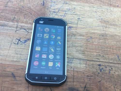 Cat s40 in excellent condition