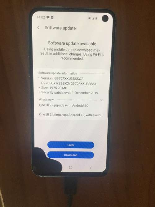 SAMSUNG GALAXY s10e  128GB. PRISM GREEN