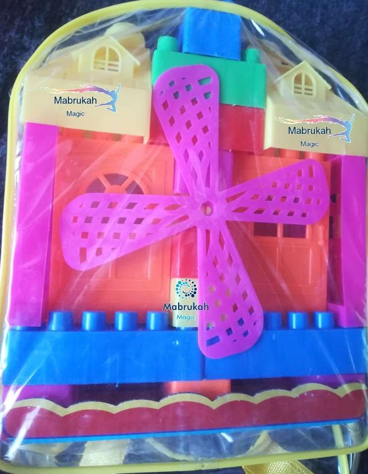 *LAST 2 IN STOCK*BACKPACK CASTLE OF DREAMS BLOCK SET***FUN DREAMY DEAL!!!BID PER ITEM!!!