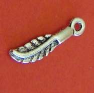 Feather Charm, 16mm