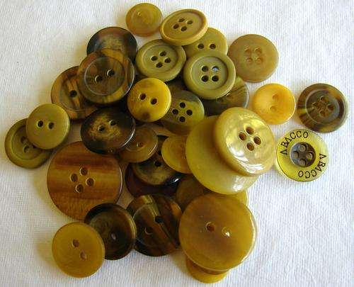 Dark Khaki Button Assortment Bag (Minimum 48 Pieces)