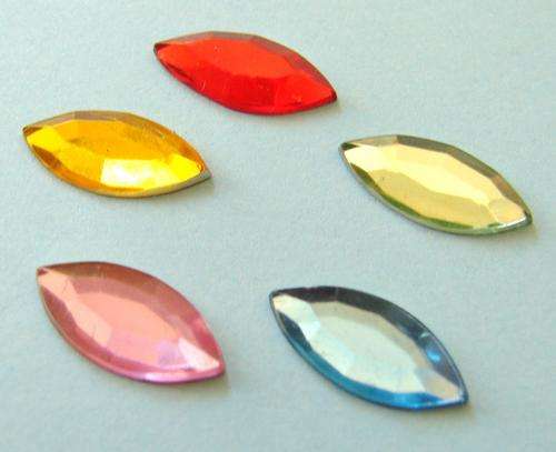 14mm x 8mm Oval Rhinestones - Assorted Colours (Sold in Pack of 20 Pieces)