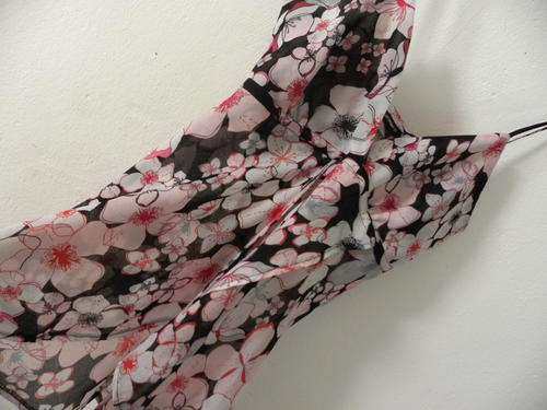 Flowred chiffon top with straps , cross over like a butterfly infront