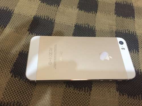 Apple iphone 5s 16 gb with box in good condition