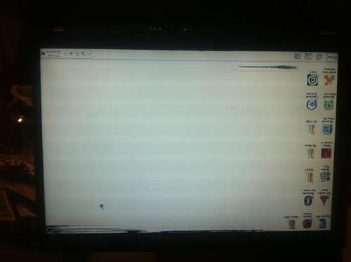 Lenovo T500 thinkpad dual core laptop 100% working screen little faulty