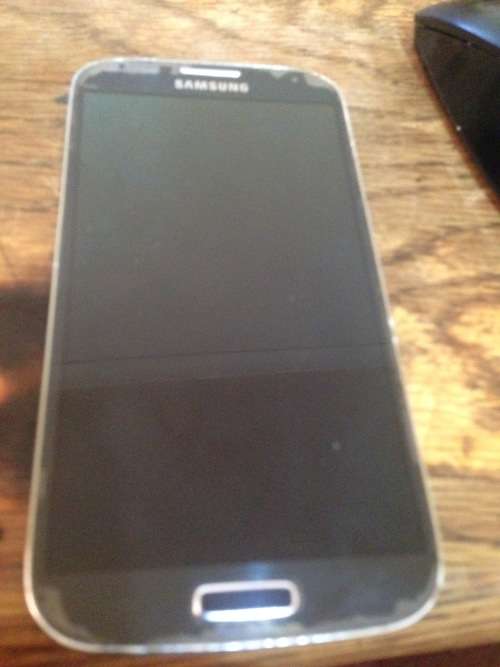 GENUINE SAMSUNG S4 GT-I9500 IN GOOD CONDITION PLEASE READ CAREFULLY