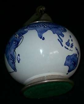 VINTAGE PORCELAIN GIGARETTE LIGHTER - Shipping Line
