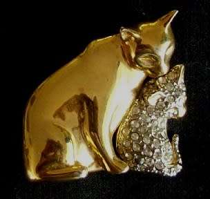 MOTHER AND BABY CAT BROOCH