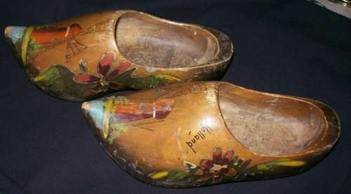 VINTAGE DUTCH WOODEN CLOGS hand carved and painted
