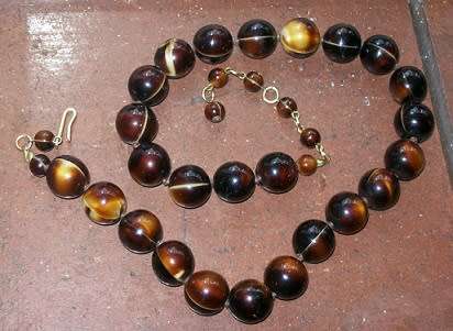 Bnded agate necklace