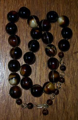 Bnded agate necklace