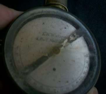 ANTIQUE COMPASS WITH TELESCOPING HANDLE