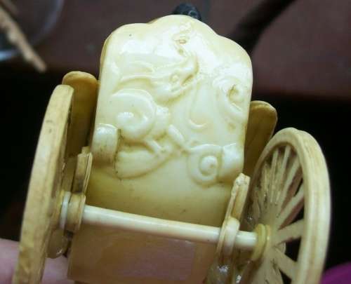 VINTAGE JAPANESE FAUX IVORY JINRICKSHAW