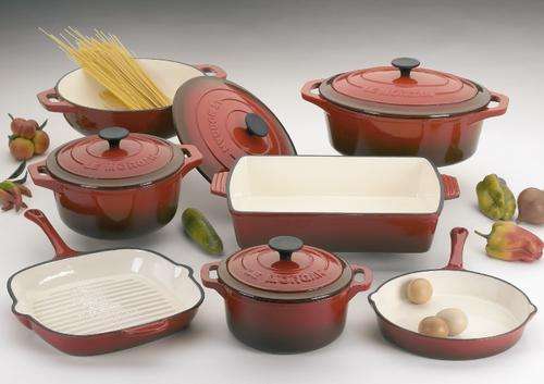 ORIGINAL LE MORGAN 9 PIECE CAST IRON COOKWARE SET**RETAIL VALUE: R13000**