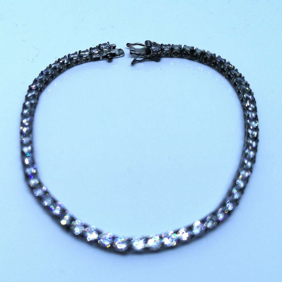 Stunning Tennis Bracelet | +-6ct of Sparkling Cubic Zirconias | Set in Sterling Silver | 190mm Long