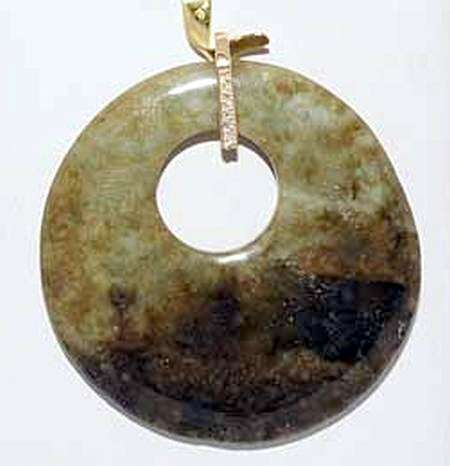 .06CT NATURAL DIAMOND & JADE CIRCULAR DESIGN GEMSTONE PENDANT - R1/NR!