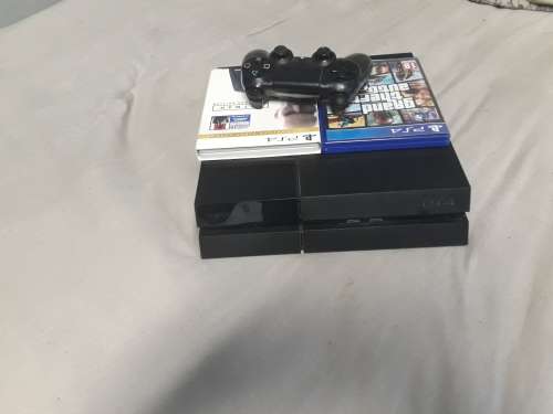 Playstation 4 500gig with GTA V & Hitman