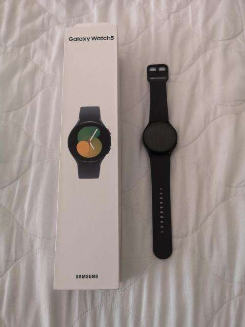Samsung Watch 5 as new in its original box (ECG / BMI etc