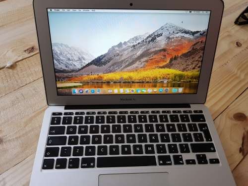 2015 Apple Macbook Air 11" 256GB SSD **CRAZY AUCTION**NO RESERVE