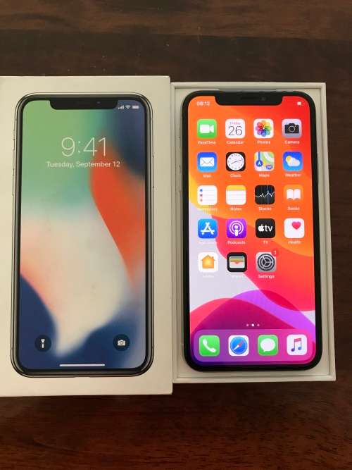 Apple iPhone X 64GB Silver White *Great Condition*