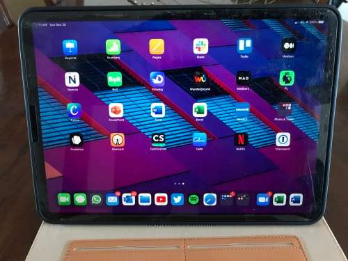 2020 Apple iPad Pro 11` WIFI+CELLULAR 128GB **GLASS CRACKED** SPACE GREY