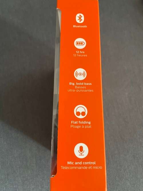 *Sealed* Phillips SHB3075 Bluetooth Headphones w Mic