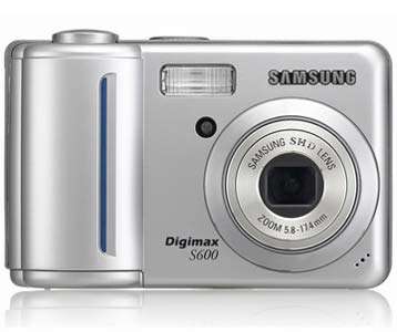 Samsung Digimax S600 6.0 MP Digital Camera with 3x Optical Zoom boxed