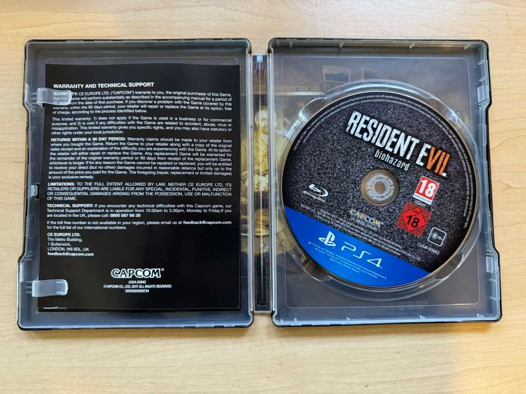 Resident Evil 7 Biohazard [Steelbook Edition] (PS4) - Steel Case & Game