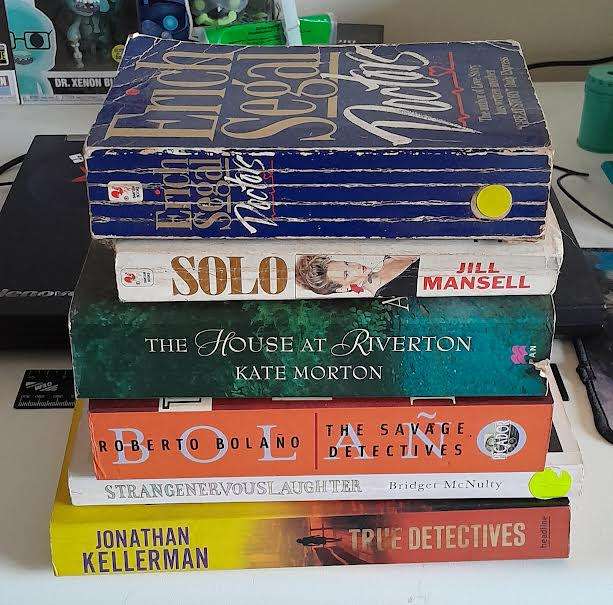 6 thrilling books all for 1 bid!