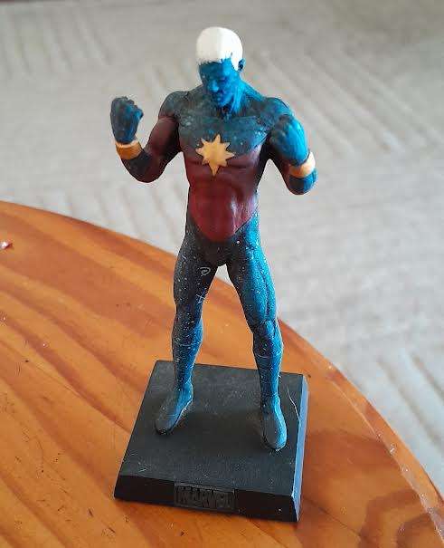 The Classic Marvel Figurine Collection #46 Captain Marvel