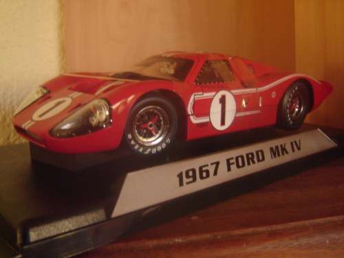 Ford GT 40 MK1V  Model  1/18 Shelby Colection New In  Box  In Stock  Promotional Discount  !! Gteed