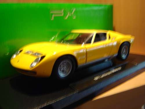 Lamborghini  MIURA SV  Die Cast Model  Sc 1/18  WELLY  New  D/play Box:. Gteed In Stock