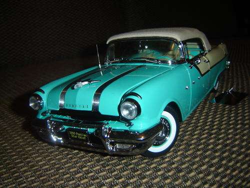 Stunning '55 Pontiac Star Chief V8 Convertible with S/Top up ( Material) Sc 1/18 by Sunstar Platinum