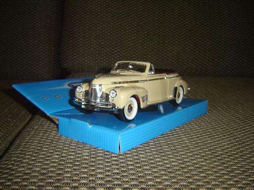 Lovely & Rare '41 Chevrolet Special De Luxe Convertible 1/24 by Welly.New in Display Box