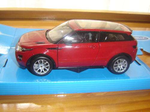 Stunning Land Rover Range Rover Evogue Scale 1/24 by WELLY New in Display Box.