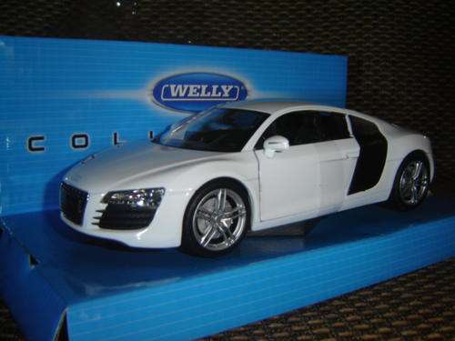 Special Listing: StreetRacer911  Audi R8 V10 Super Car  1/24 Welly   New  Display Box