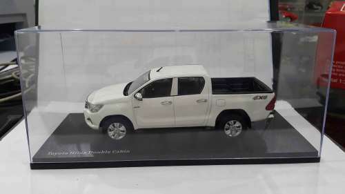 2017 Toyota  Hilux  D/Cab  RIMS Die Cast Model Sc 1/32 ( 16 Cm Long )  New in D/Case  Gteed