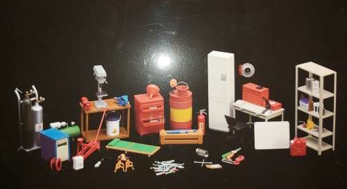 Garage Diorama Set  Sc 1/18  Top Make AutoArt New in Box 50 Pieces + , Gteed- In Stock