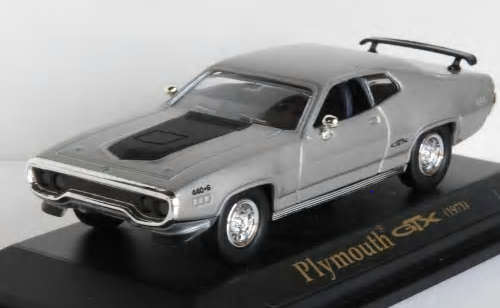 `71 Plymouth GTX Muscle Car  Die Cast  Model Scale 1/43 Road Signature   New in D/Box  Gteed