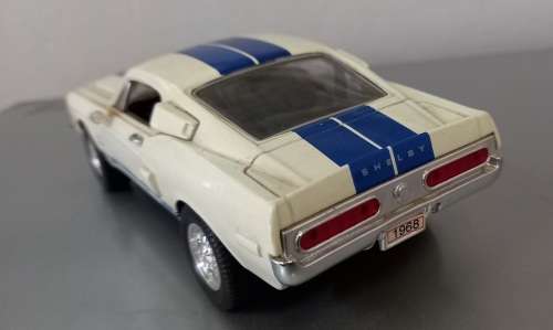 `648 Shelby GT 500   D/Cast Model  1/24  S/Hand   Buy any x 2  Ass. Models  10 % of Selling