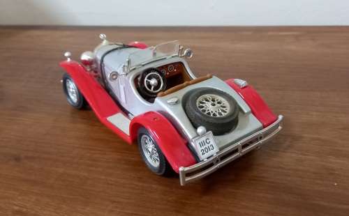 `30 Mercedes Benz SSK  Die Cast Model  1/24 Burago   Buy any x 2  Models  10% Off Selling