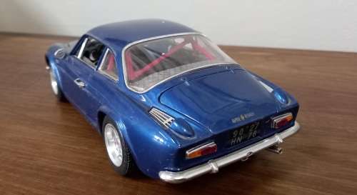 `69 Alpine Renault 1600 S w R/Cage D/Cast  Model  18   Burago    Buy any x2  Ass. Mods 10 %  -Sell