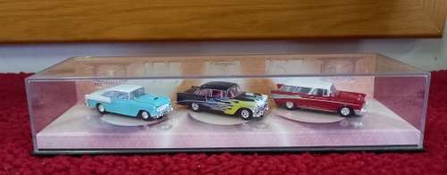 Chevrolet Belo Air Trio `50  Die Cast  Scale  1/87  in Lovely Display Case HOTWHEELS