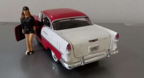 American Diorama Figurine 50`s Lady