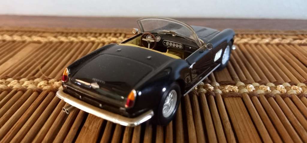 `57 Ferrari 250  GT California  Spyder Die Cast Model - 1/43 Buy add. Models   10 % Off  Selling