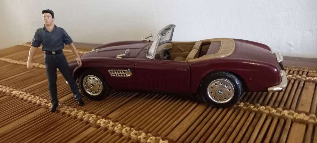 American Diorama Figurine Mechanic Mark  with  Rod   1/24    Quantity Discount