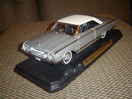 YatMing R/Signature Sc 1/18 Lovely Mercury Marauder.New in D/Play Box