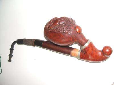 UNUSUAL CARVED SMOKING PIPE