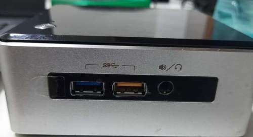 Intel NUC5i3RYH Mini PC Core i3